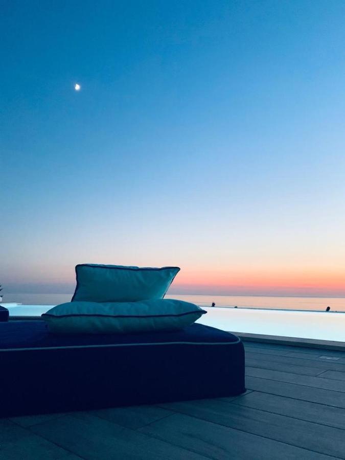 Luxury Villa Blue&Blanc Piscina A Sfioro Isola ديامنتي المظهر الخارجي الصورة