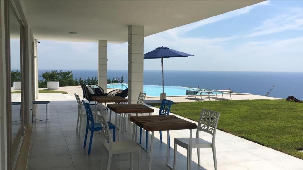 Luxury Villa Blue&Blanc Piscina A Sfioro Isola ديامنتي المظهر الخارجي الصورة