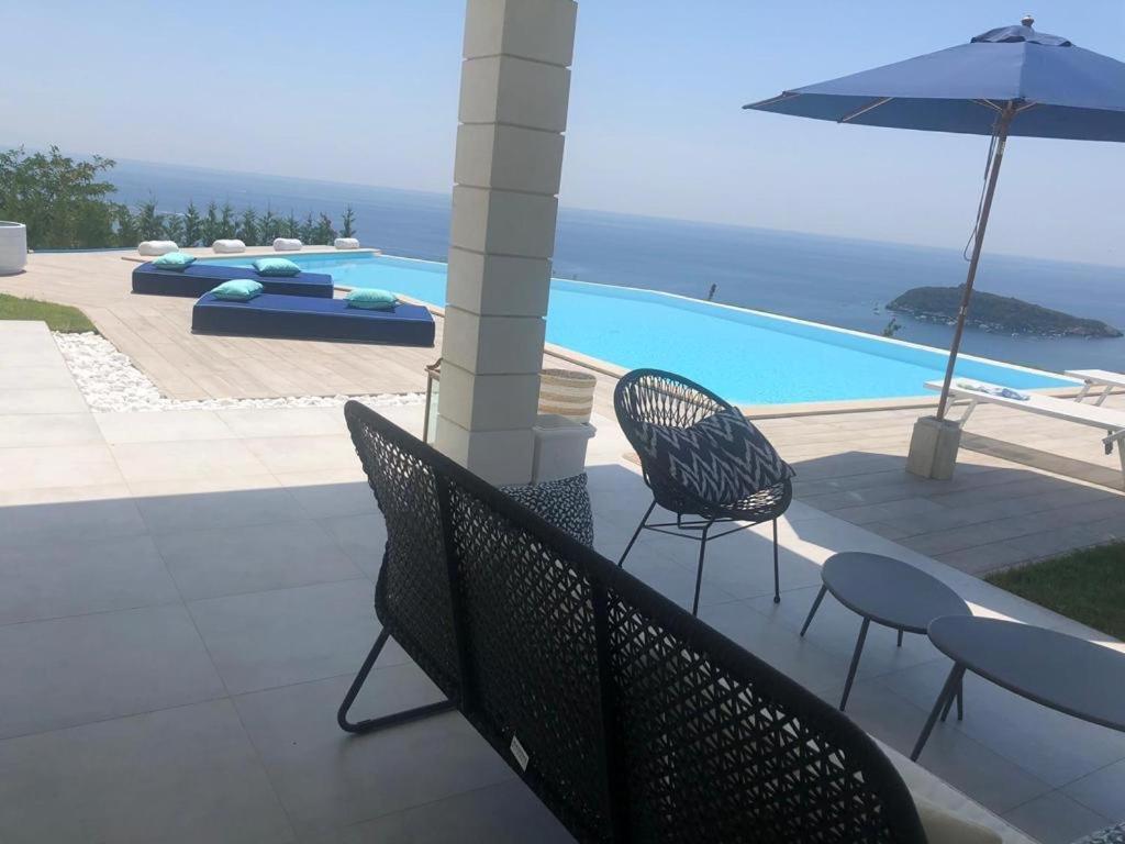 Luxury Villa Blue&Blanc Piscina A Sfioro Isola ديامنتي المظهر الخارجي الصورة